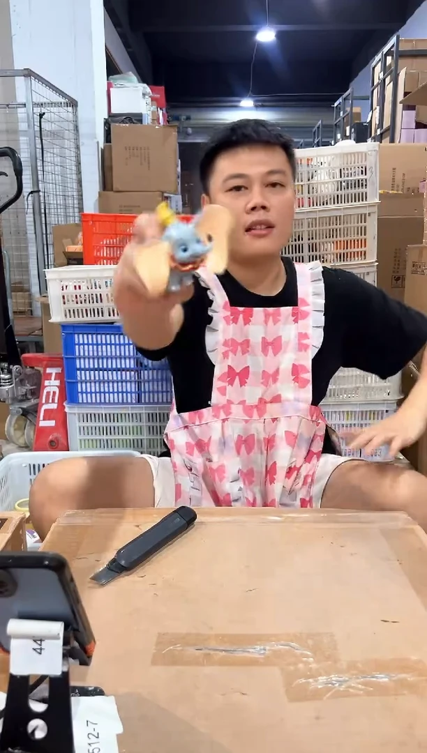 瓷片小飞象摆件 树脂
