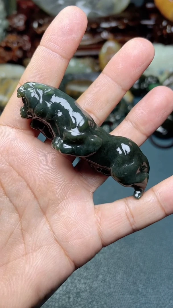 未镶嵌和田玉把件-