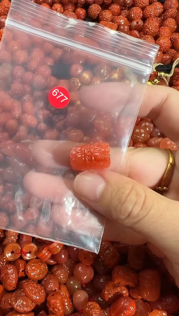 颈饰未镶嵌南红玛瑙1