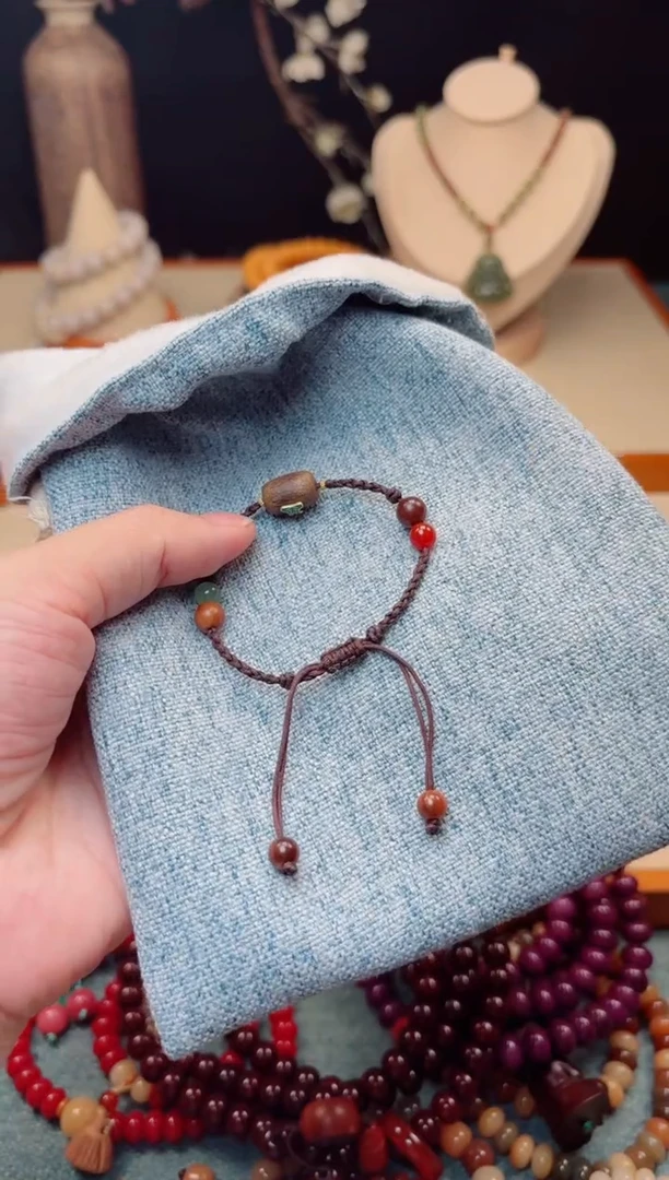 手串白玉菩提编绳