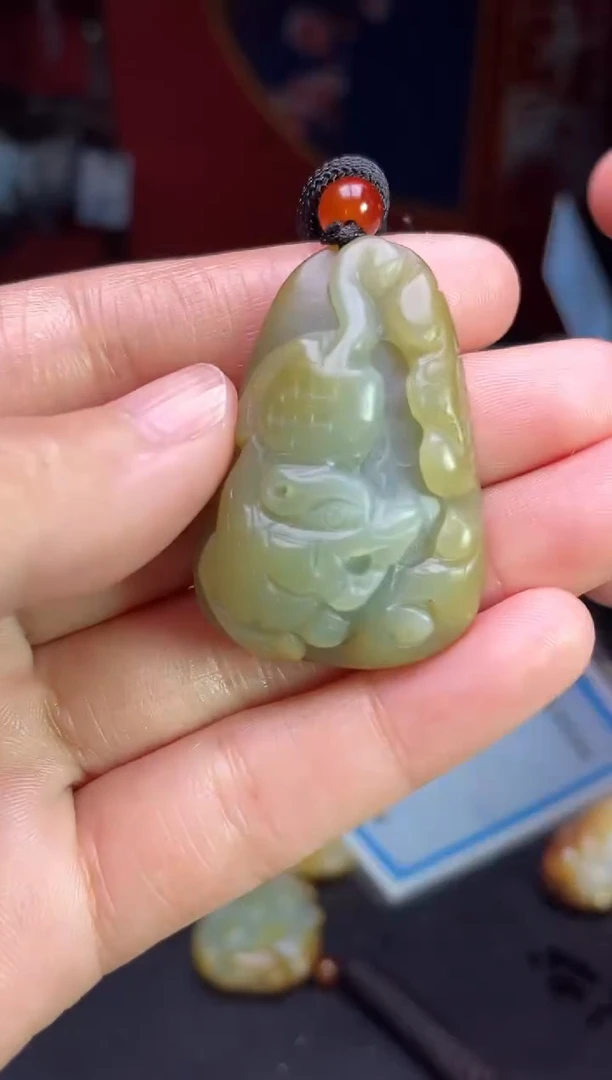 颈饰未镶嵌和田玉1