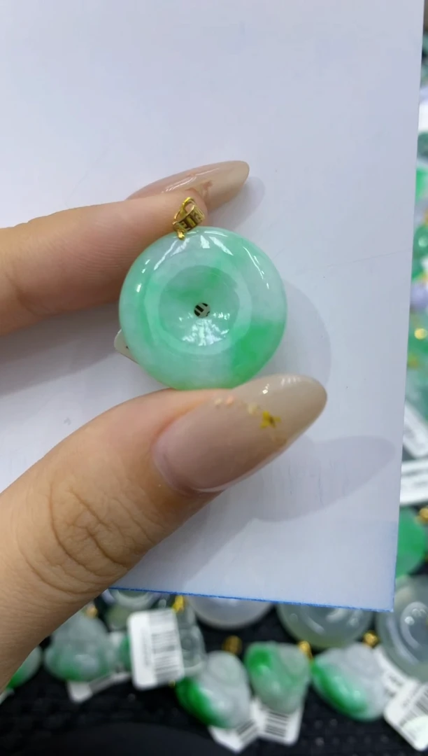 颈饰18K金镶嵌翡翠天然缅甸翡翠A货