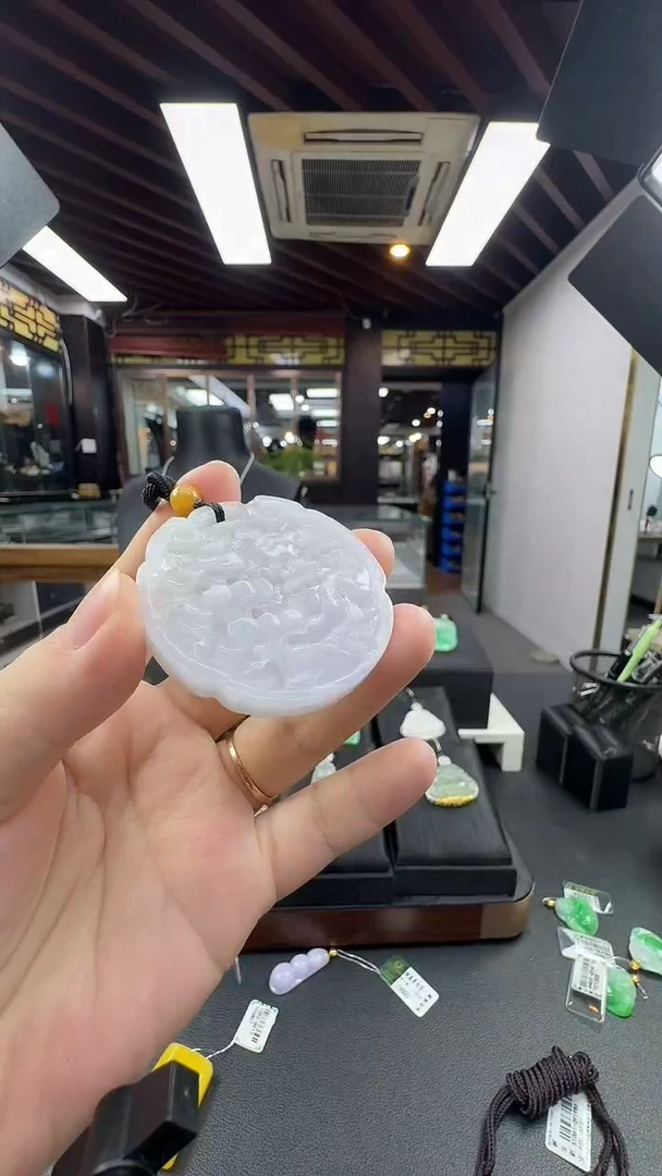 颈饰未镶嵌翡翠山水牌