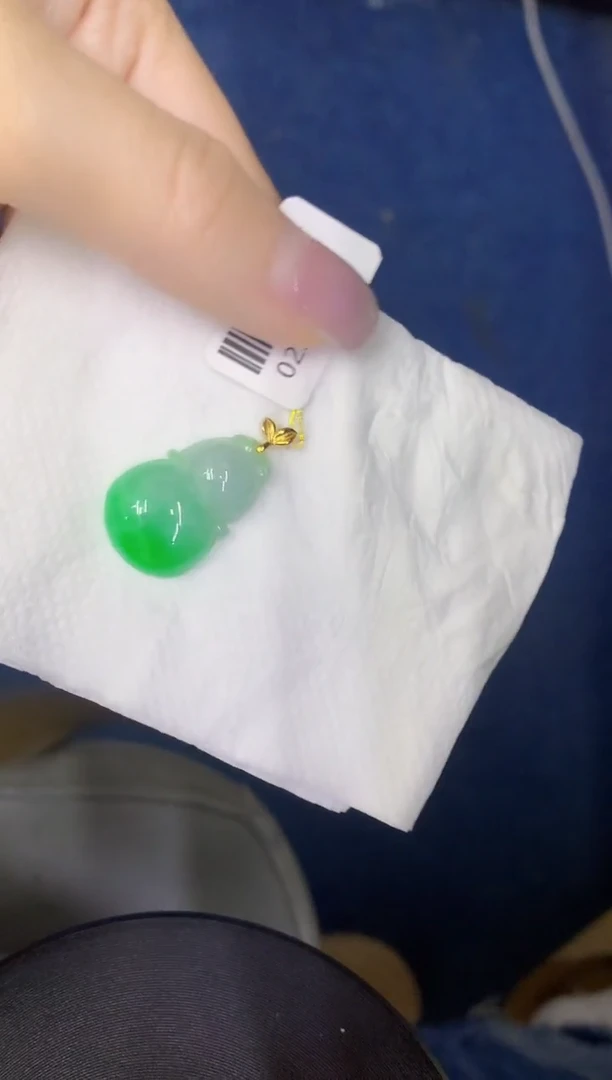 颈饰18K金镶嵌翡翠缅甸天然翡翠A货