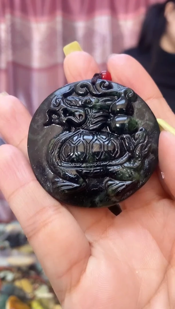 未镶嵌岫玉吊坠