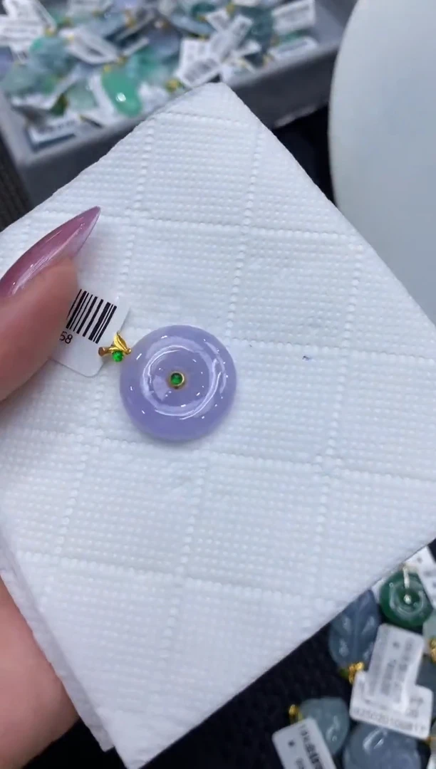 翡翠18K金镶嵌颈饰111111111