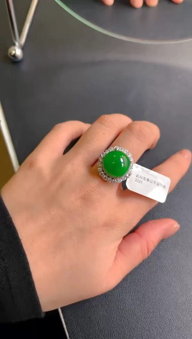 颈饰银S925镶嵌翡翠戒指