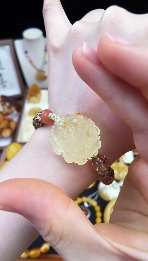 琥珀未镶嵌珠宝奇石柒月