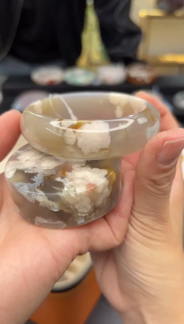 【闪购商品】石英质玉手镯未镶嵌C535(56圈赠送镯心)