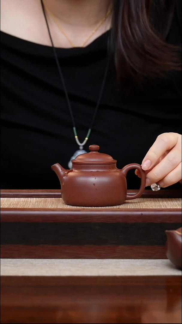 龙血砂言心德钟130cc宜兴手工紫砂壶
