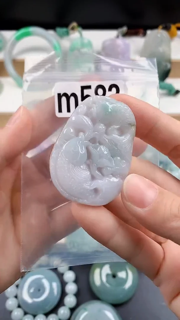 颈饰未镶嵌翡翠天然翡翠吊坠挂件