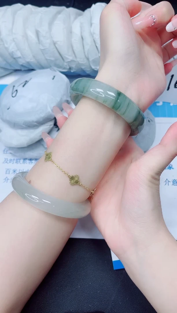 石英质玉手镯未镶嵌304/53.3