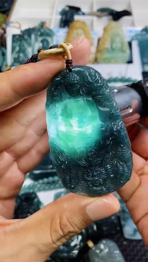 翡翠未镶嵌颈饰你***森