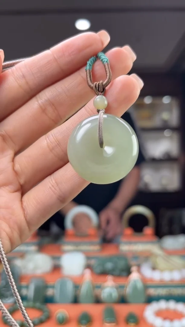 和田玉未镶嵌颈饰佩佩28mm左右