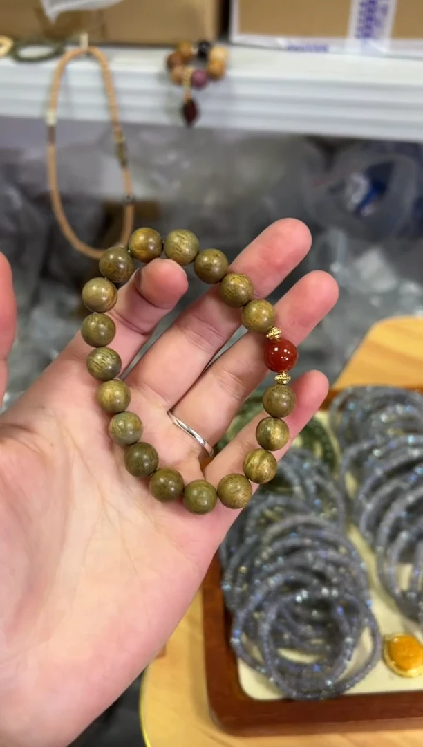 【闪购商品】维腊木（绿檀）手串未镶嵌绿檀木柿子红玛瑙手串[0810]