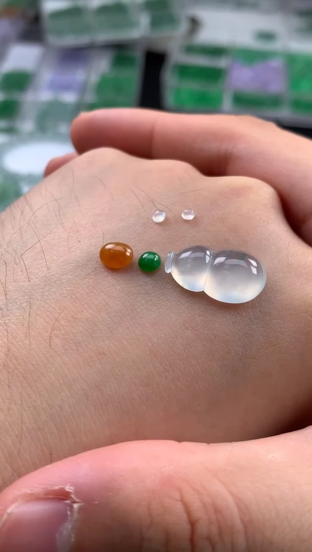定制翡翠未镶嵌翡翠