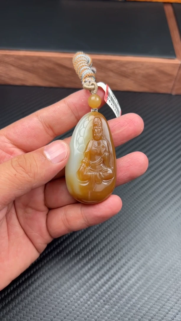 和田玉未镶嵌吊坠(赠链)若羌微色差