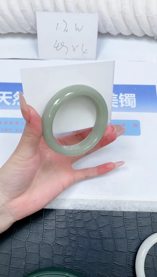 未镶嵌手镯石英质玉308-54