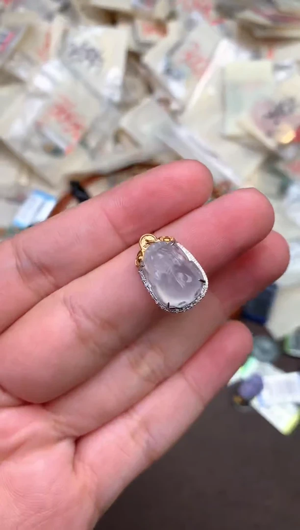 18K金镶嵌挂件翡翠—