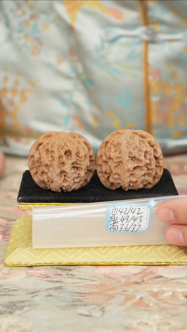 【闪购商品】文玩核桃把件苹果园