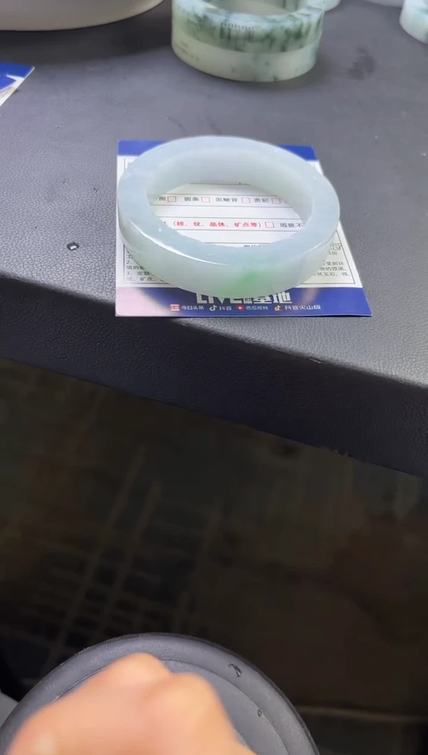未镶嵌手镯定制翡翠定制手镯不退不换
