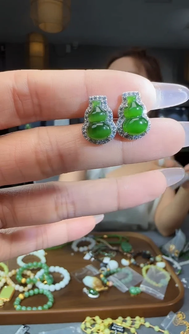 和田玉银S925镶嵌耳饰1