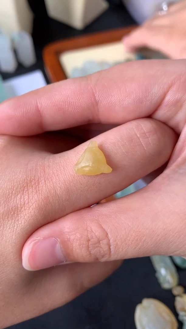 【闪购商品】定制翡翠未镶嵌翡翠