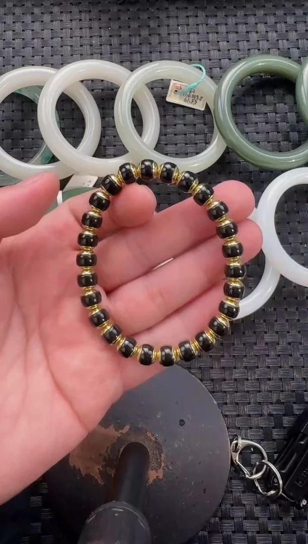 颈饰未镶嵌和田玉黑青