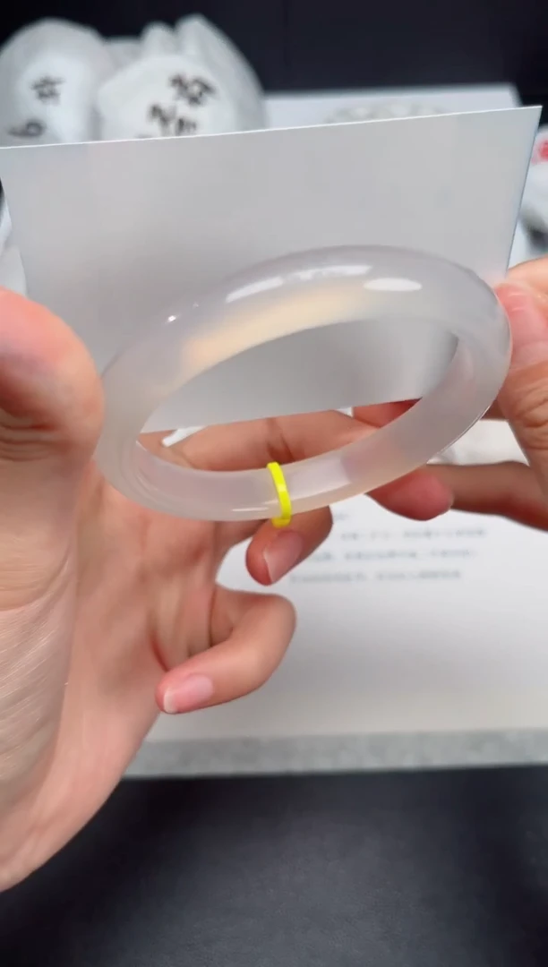 玛瑙/玉髓手镯未镶嵌K182-60