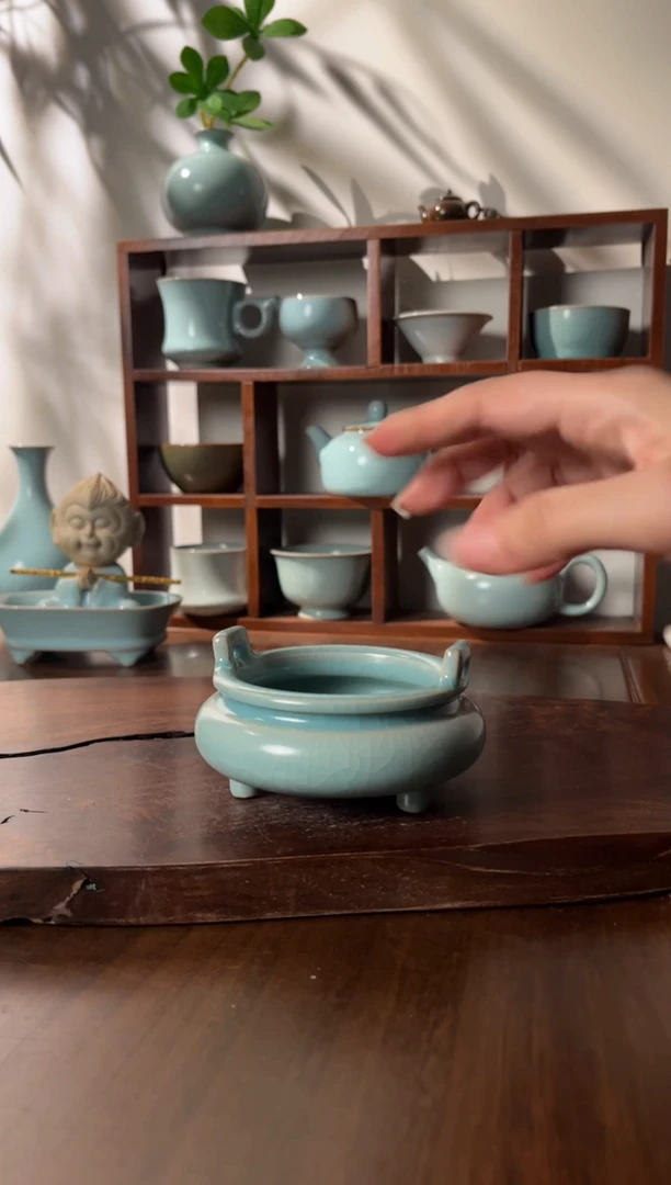 【闪购商品】杯清凉寺仿古釉色三足香炉