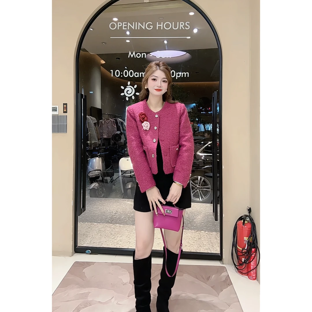 涵儿家 秋冬复古带胸花小香风圆领外套