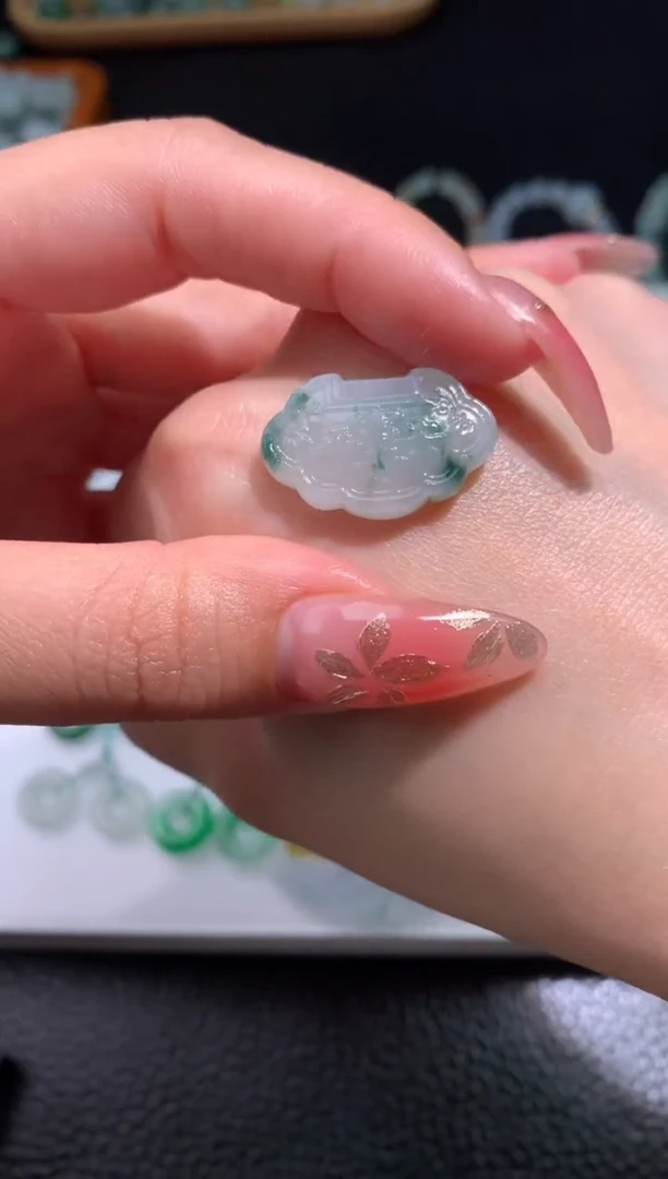 【闪购商品】定制翡翠未镶嵌毛货