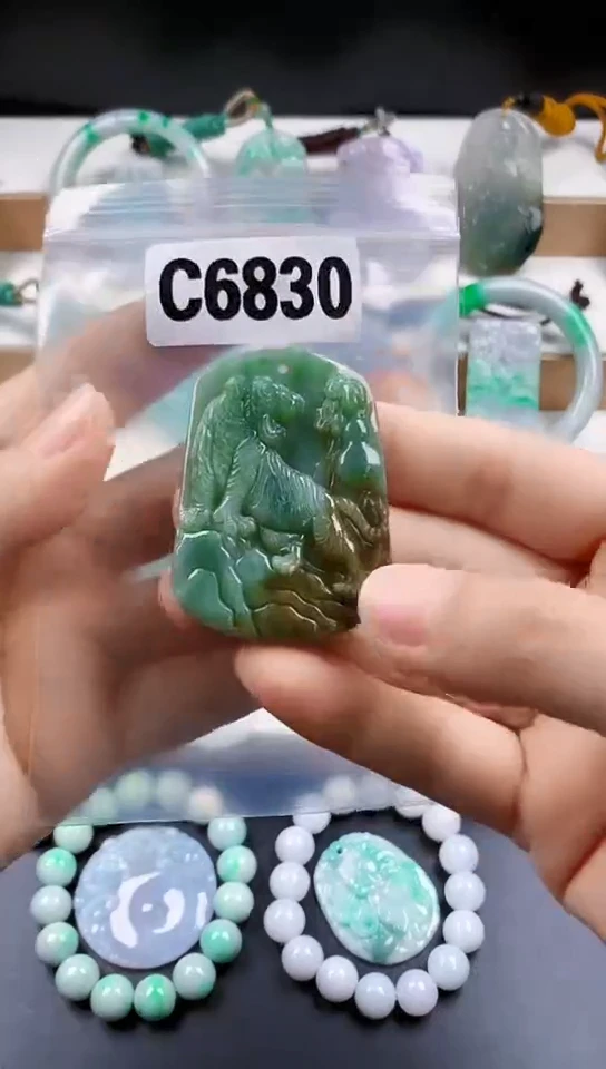 颈饰未镶嵌翡翠天然翡翠吊坠挂件