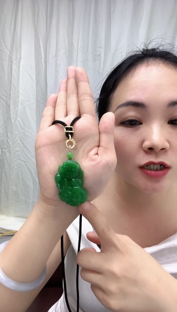 颈饰未镶嵌翡翠阳绿媲恘