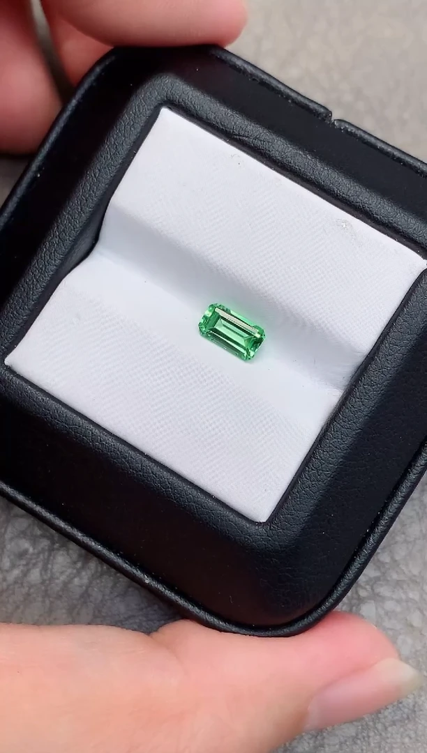 【闪购商品】石榴石裸石未镶嵌0.93ct 薄荷榴石 GH
