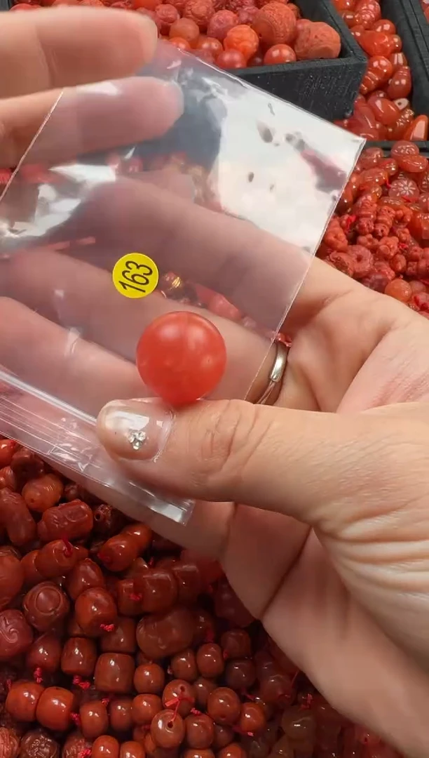 【闪购商品】南红玛瑙颈饰未镶嵌1