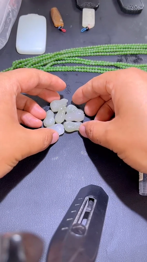 和田玉（青白玉）未镶嵌挂件你***了和田玉挂件