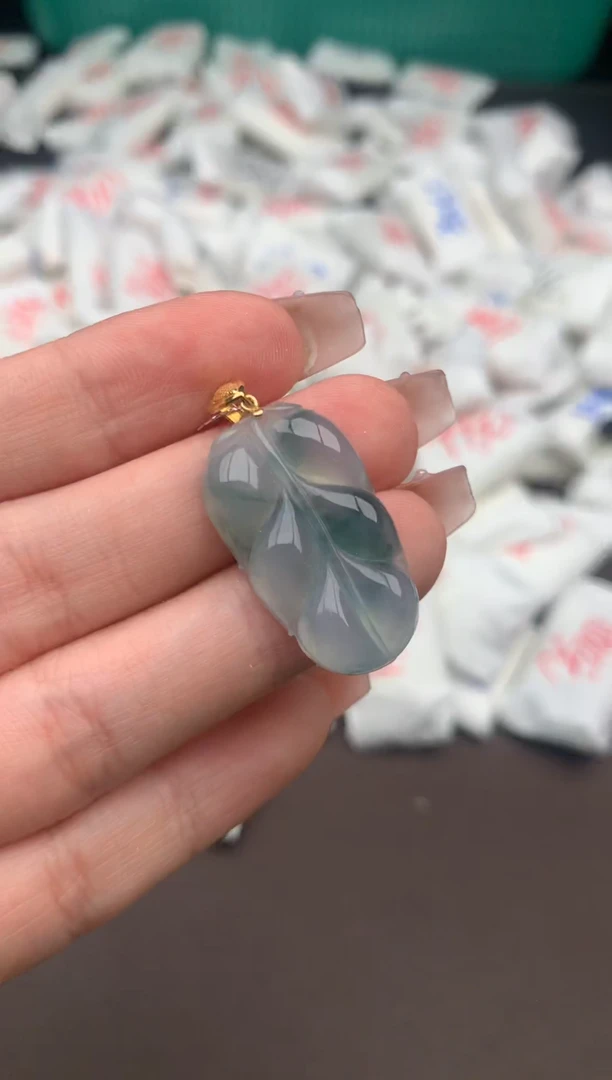 【闪购商品】翡翠挂件18K金镶嵌一