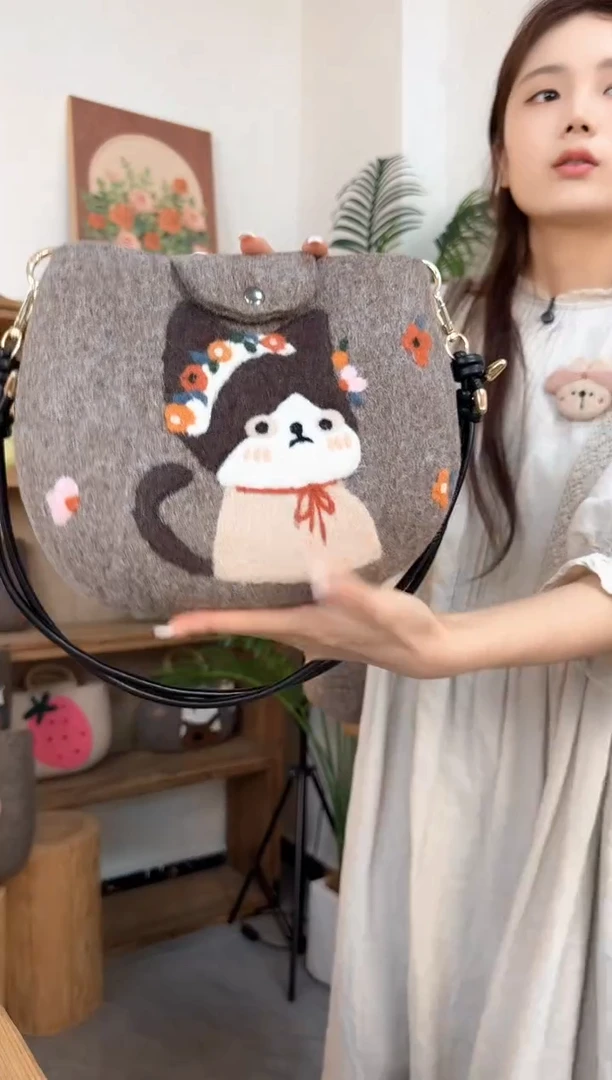 羊毛非遗纯手工 羊毛毡包包