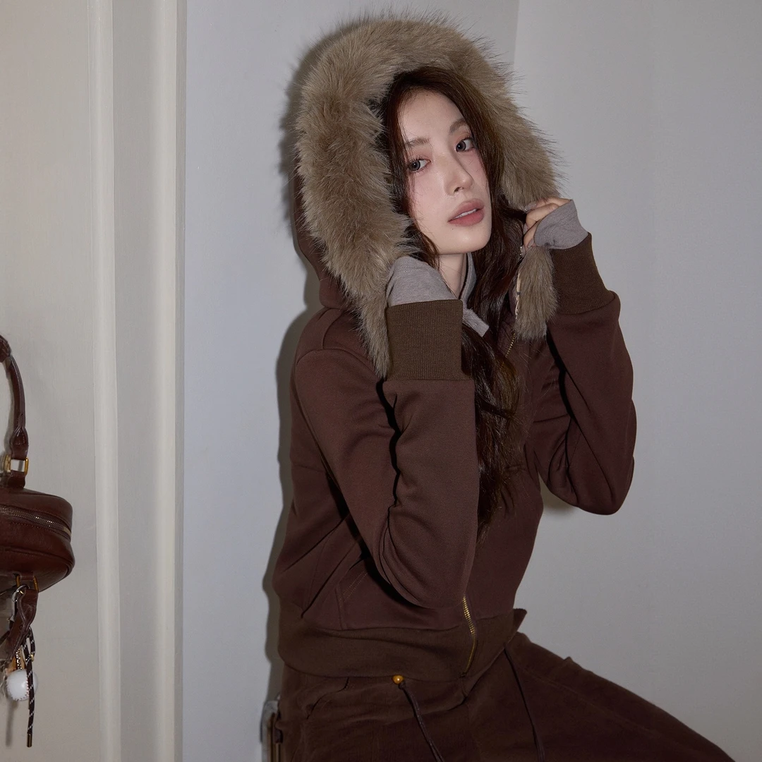 美式咖色毛领外套女2025冬季新款高级气质休闲修身短款长袖上衣女