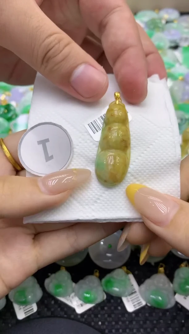 颈饰未镶嵌翡翠天然缅甸翡翠A货