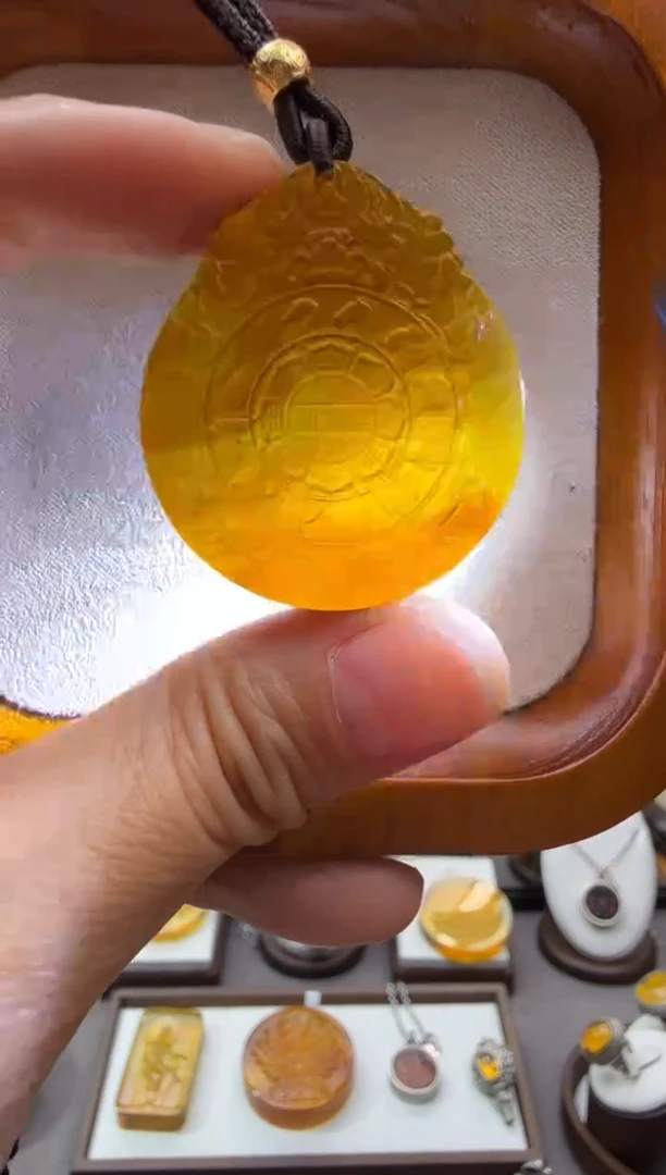 未镶嵌颈饰琥珀九宫八卦吊坠