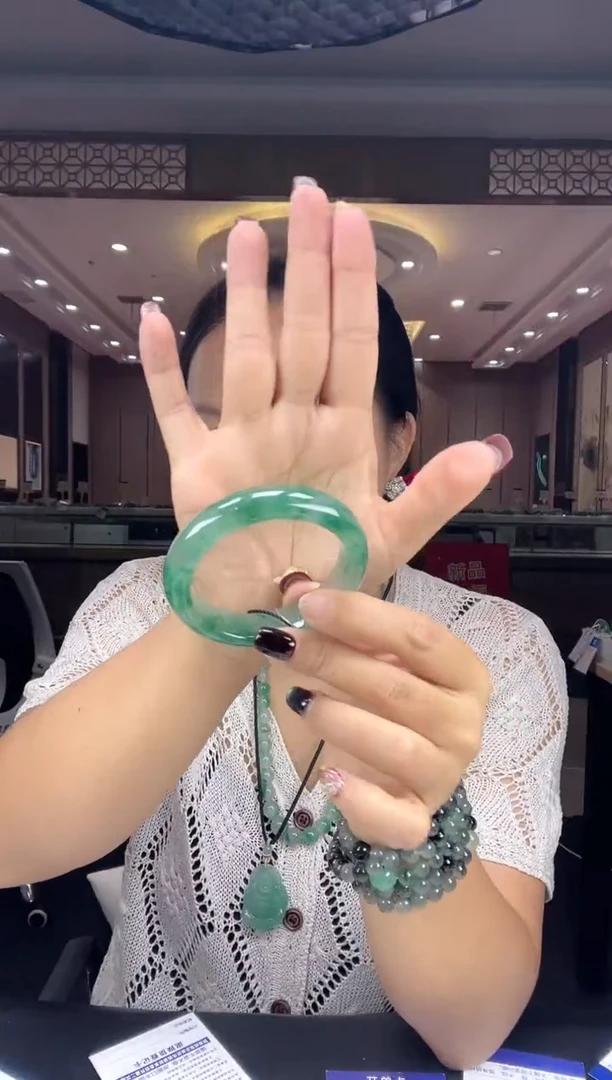 石英质玉手镯未镶嵌55