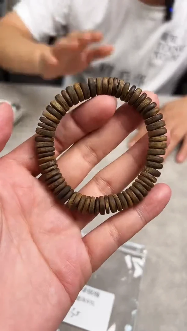 沉香手串绿棋楠算盘珠9克 多样性发其一