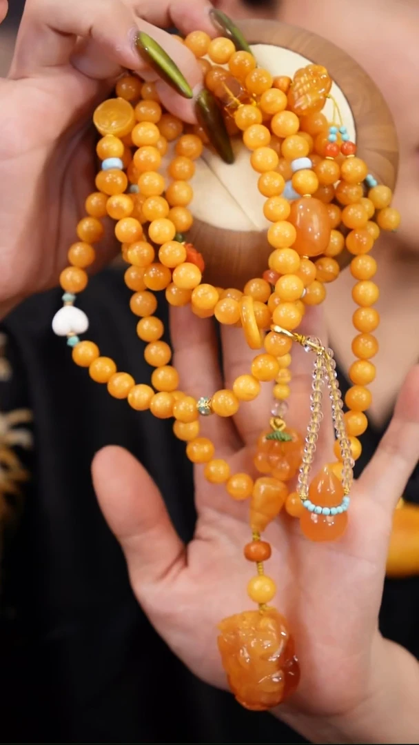 琥珀颈饰未镶嵌?*休颈饰