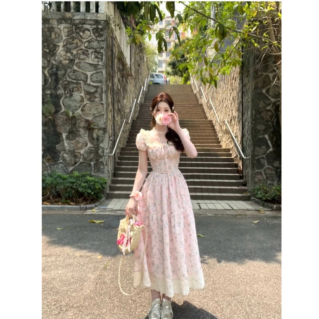 【淡粉甜心】淡粉色甜美纯欲蓬蓬款碎花蕾丝小飞袖连衣裙