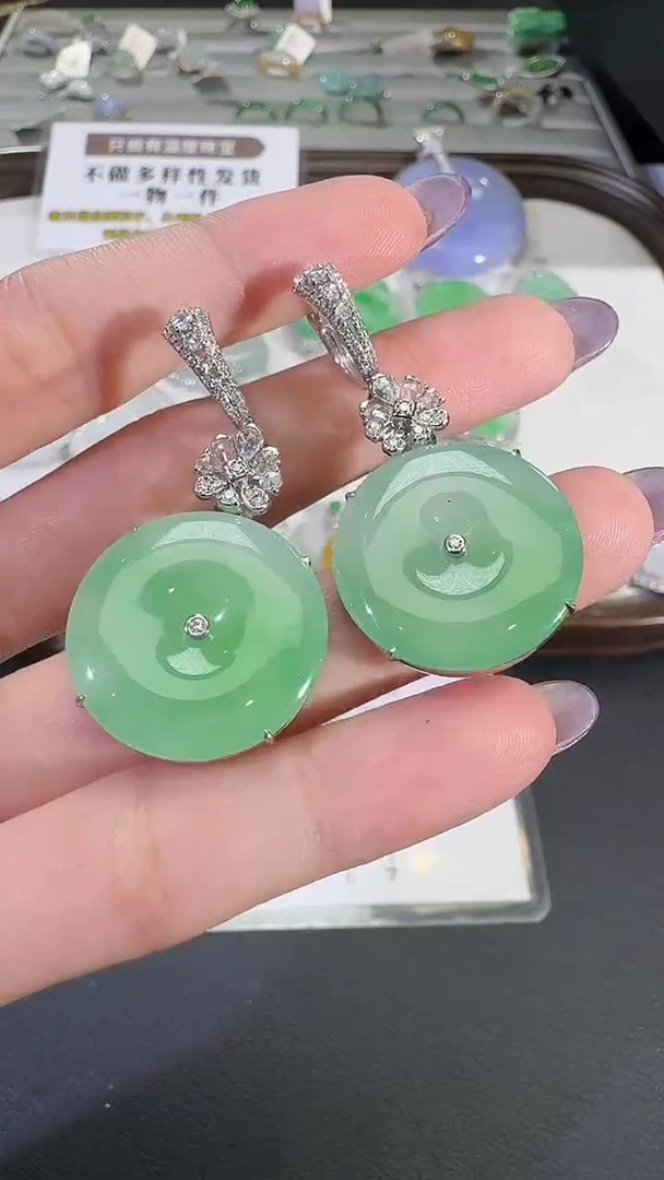 吊坠(不含链)18K金镶嵌翡翠【源头工厂】钻石镶嵌