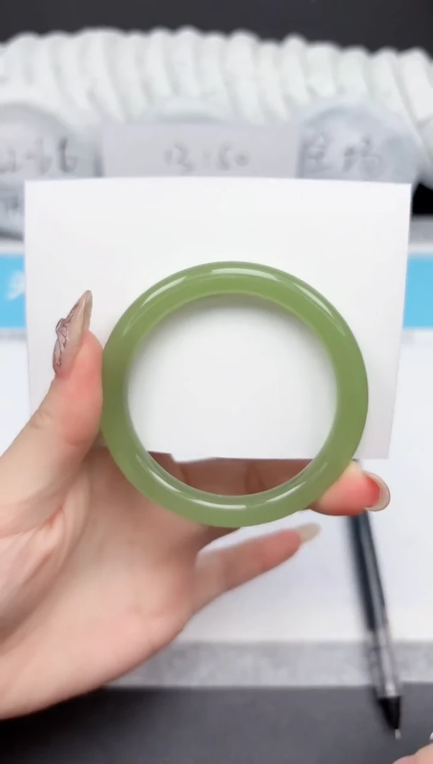 未镶嵌手镯石英质玉34-5354