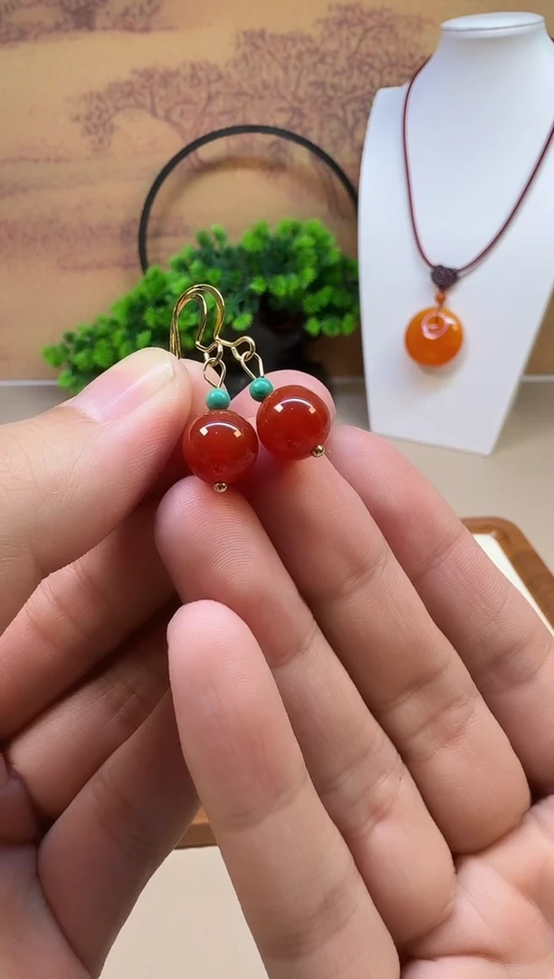 14K金镶嵌南红玛瑙耳饰E149