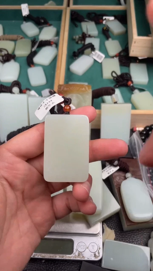 未镶嵌和田玉挂件挂件